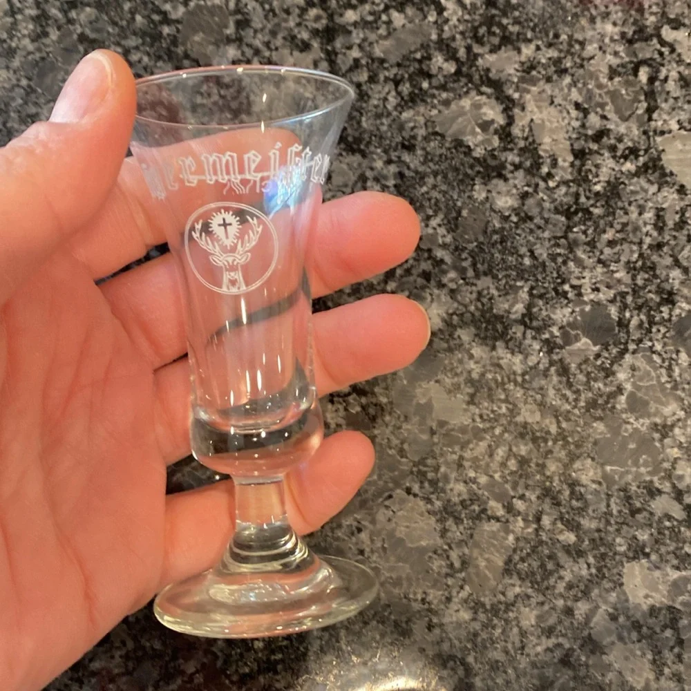 Collection of 7 glass shot glasses, various sizes, and designs Bar accessories